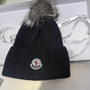 Moncler Ledies hats Real Fur Womens Black hat Rare
